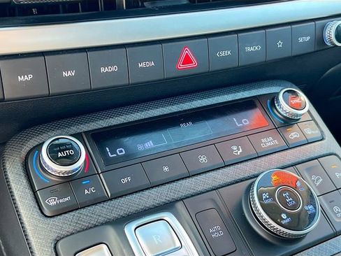 Used 2024 Hyundai Palisade Limited AWD/4WD image 92