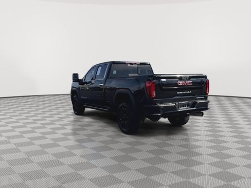 Certified 2022 GMC Sierra 3500 Denali w/ Denali Black Diamond Edition AWD/4WD image 9