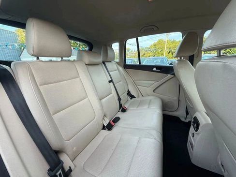 Used 2017 Volkswagen Tiguan S image 51