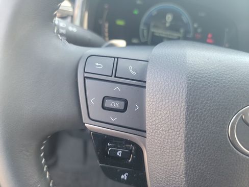 Used 2025 Toyota Camry SE FWD image 20