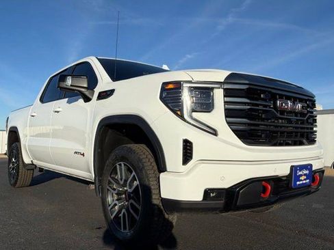 Used 2024 GMC Sierra 1500 AT4 w/ Technology Package image 10