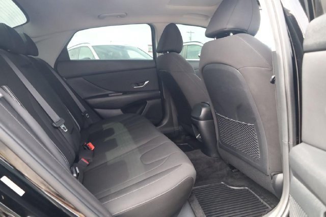 Used 2025 Hyundai Elantra SEL FWD image 20