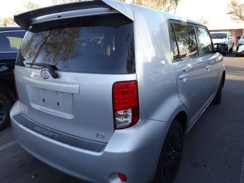 Used 2012 Scion xB FWD image 3