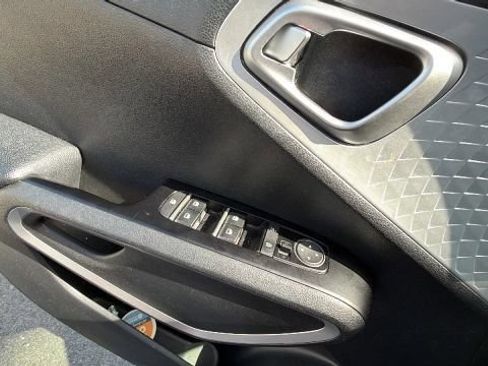 Used 2021 Kia Soul LX FWD image 13