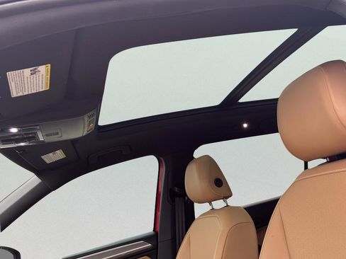 Used 2024 Volkswagen Tiguan SE R-Line w/ MDO Package, Three-Row FWD image 21