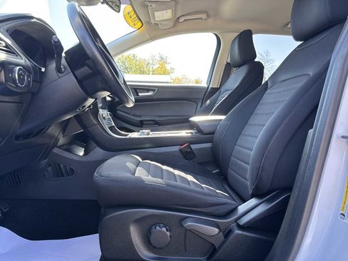 Used 2022 Ford Edge SE image 17