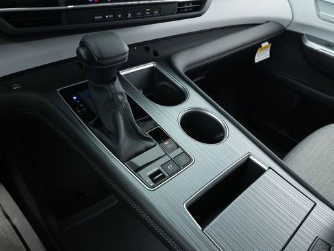 Used 2025 Toyota Sienna LE image 13