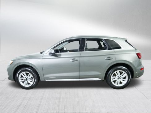 Used 2023 Audi Q5 2.0T Premium w/ Convenience Package image 4
