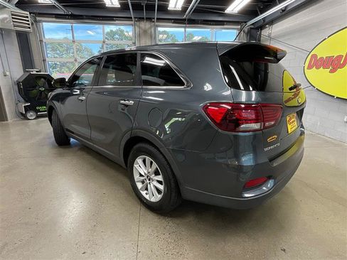Used 2020 Kia Sorento LX FWD image 3