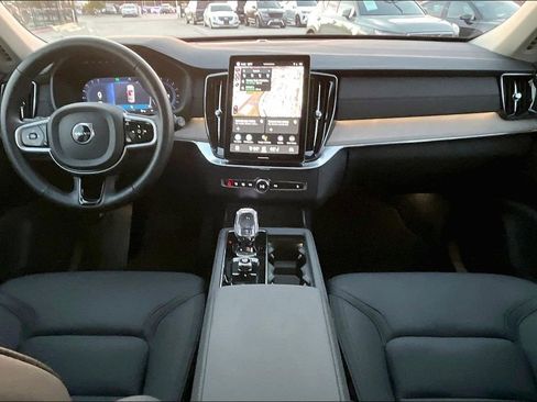Used 2025 Volvo XC90 B6 Plus image 14