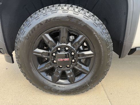 New 2026 GMC Sierra 2500 AT4 w/ AT4 Premium Plus Package AWD/4WD image 10