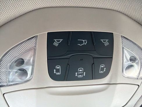 Used 2022 Chrysler Pacifica Limited FWD image 27