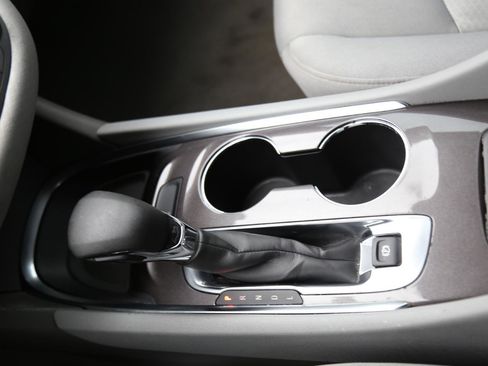 Used 2022 Chevrolet Malibu LT image 14