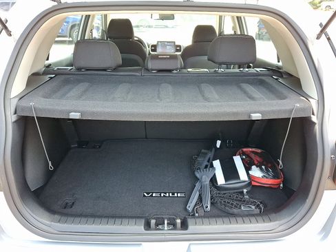 Used 2020 Hyundai Venue SEL image 30