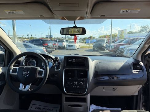 Used 2015 Dodge Grand Caravan SE w/ Quick Order Package 29E SE FWD image 16