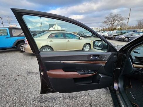 Used 2013 Subaru Outback 3.6R Limited w/ Special Appearance Pkg image 10