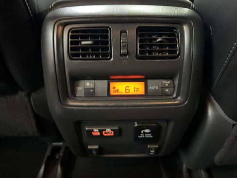 Used 2019 Nissan Pathfinder SL FWD image 35