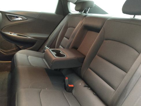 Used 2018 Chevrolet Malibu LT image 18