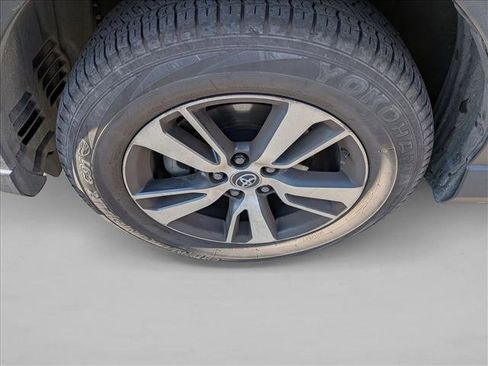 Used 2018 Toyota RAV4 XLE image 15