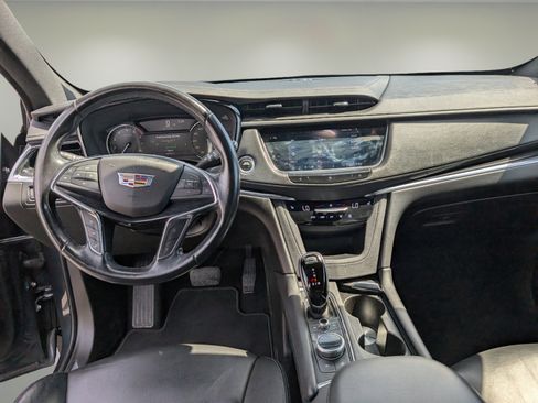 Used 2020 Cadillac XT5 Premium Luxury FWD image 12