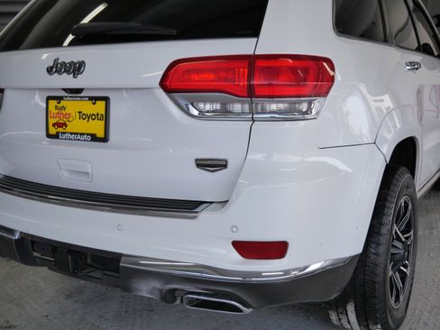Used 2014 Jeep Grand Cherokee Summit image 17