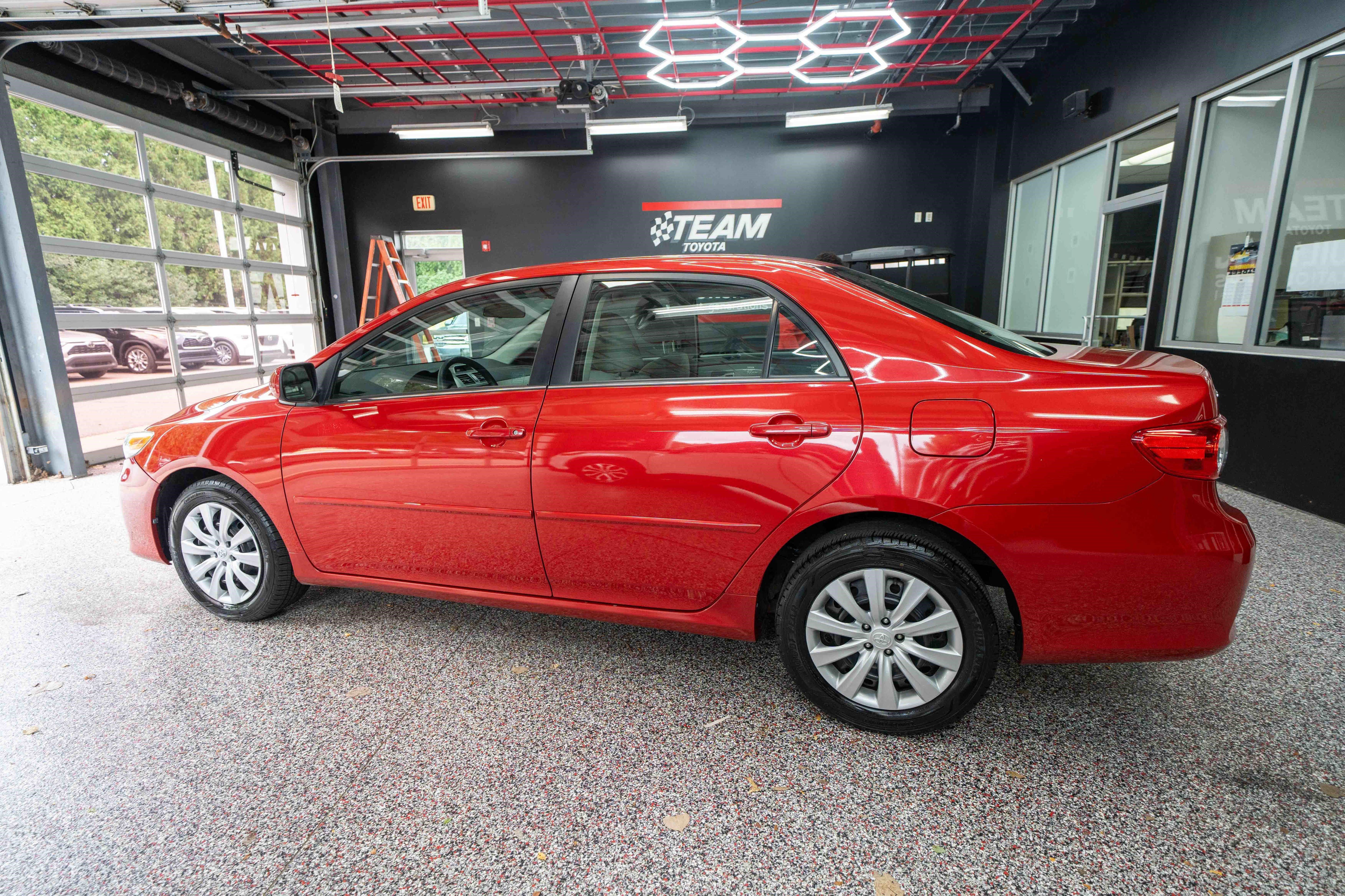 Used 2013 Toyota Corolla LE FWD image 2