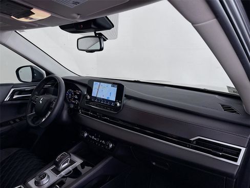 Used 2023 Mitsubishi Outlander SEL image 26