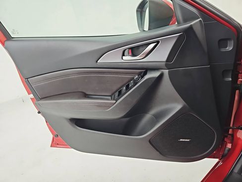 Used 2018 MAZDA MAZDA3 Grand Touring FWD image 29