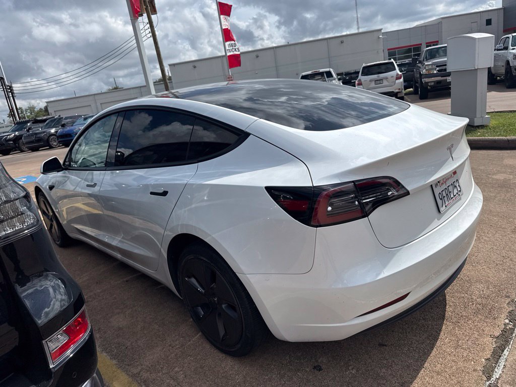 Used 2023 Tesla Model 3 Standard Range RWD image 2