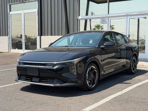Used 2025 Kia K4 EX FWD image 2