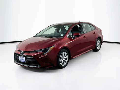 Used 2024 Toyota Corolla LE FWD image 1