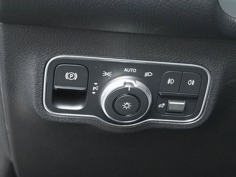 New 2025 Mercedes-Benz GLB 250 image 21