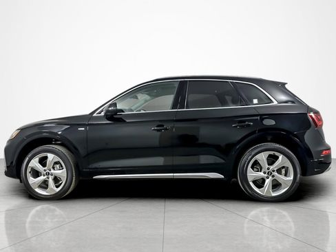 Used 2023 Audi Q5 2.0T Premium Plus w/ Premium Plus Package AWD/4WD image 2