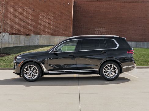 Used 2026 BMW X7 xDrive40i AWD/4WD image 6