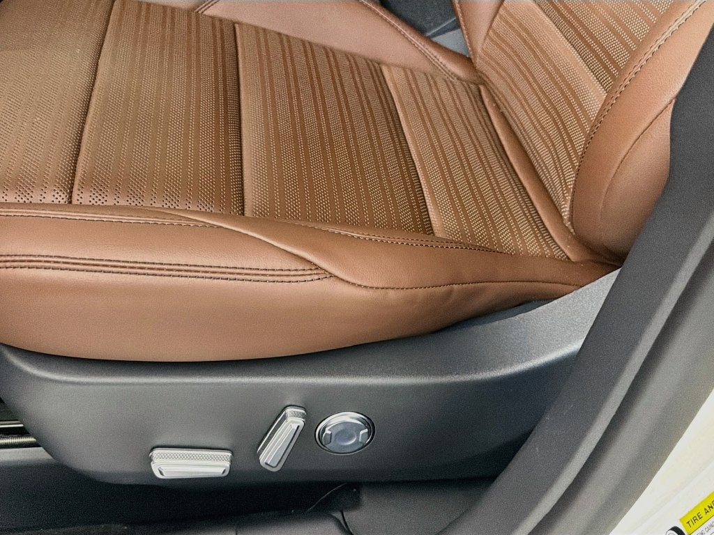 Used 2026 Lincoln Nautilus Reserve w/ Jet Appearance Package AWD/4WD image 25