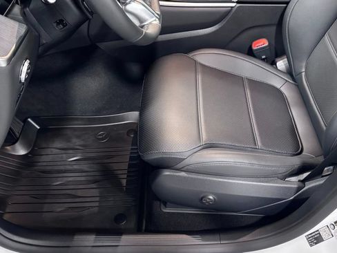 Certified 2025 Mercedes-Benz GLC 300 4MATIC image 11