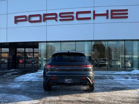 Certified 2023 Porsche Macan image 36