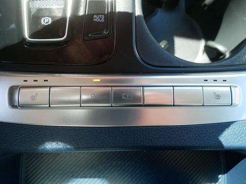 Certified 2025 Kia Carnival EX FWD image 31