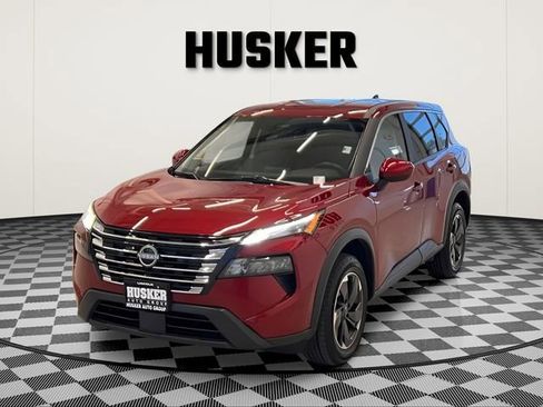 Used 2025 Nissan Rogue SV AWD/4WD image 4