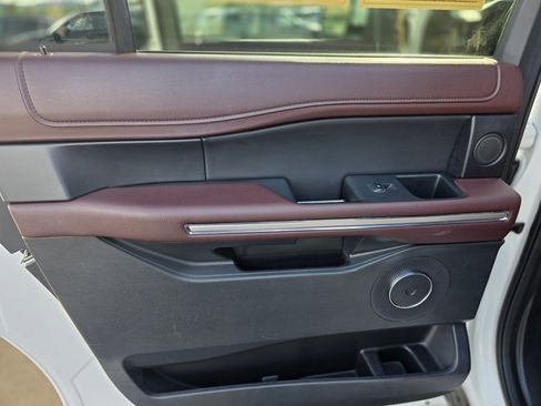 Used 2024 Ford Expedition Max Limited image 18
