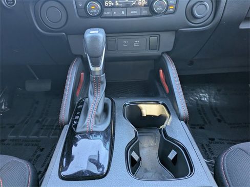 Used 2024 Nissan Frontier Pro-X image 18