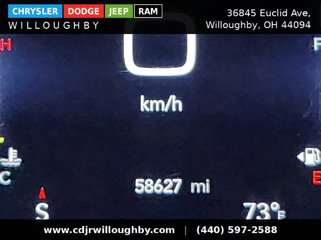 Used 2023 Chrysler Pacifica Touring-L FWD image 18