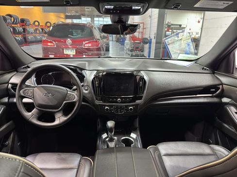 Used 2024 Chevrolet Traverse Premier image 14