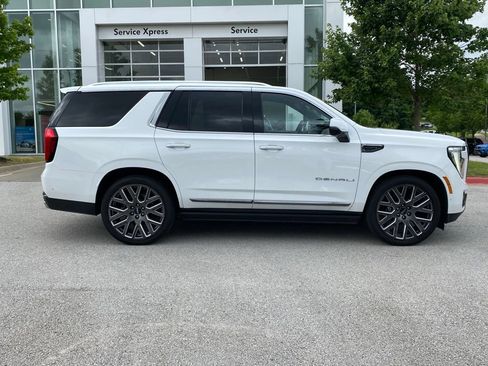 Used 2026 GMC Yukon Denali Ultimate AWD/4WD image 9