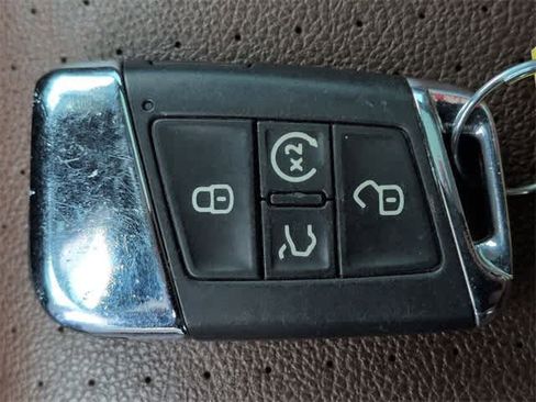 Used 2022 Volkswagen Atlas SE w/ Panoramic Sunroof Package image 37