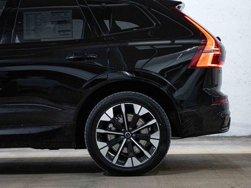 New 2026 Volvo XC60 T8 Plus w/ Protection Package Premier AWD/4WD image 4