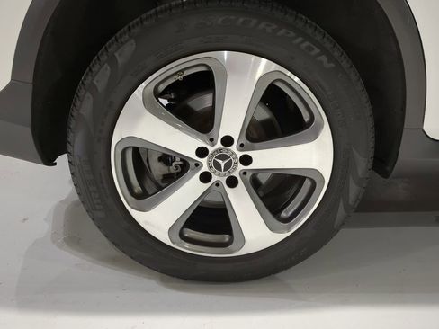 Used 2022 Mercedes-Benz GLC 300 4MATIC image 7