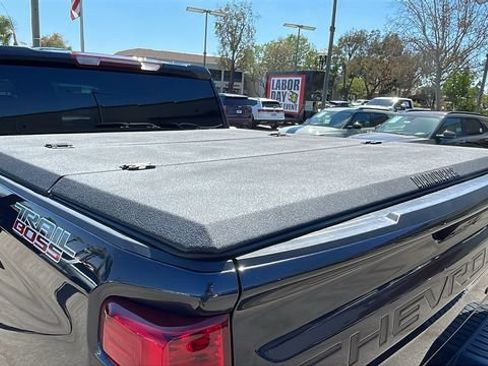 Used 2023 Chevrolet Silverado 1500 Custom Trail Boss w/ LPO, Dark Essentials Package AWD/4WD image 32
