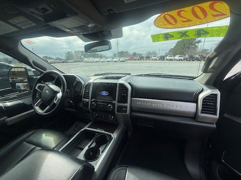 Used 2020 Ford F250 Lariat w/ Chrome Package image 14