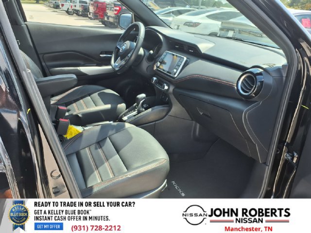 Used 2019 Nissan Kicks SR w/ SR Premium Package FWD image 19